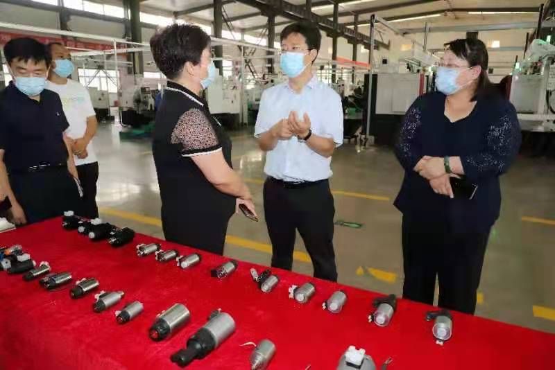 大鸡吧快操我吧、逼逼受不了了视频安阳市市长高永一行莅临我公司参观调研
